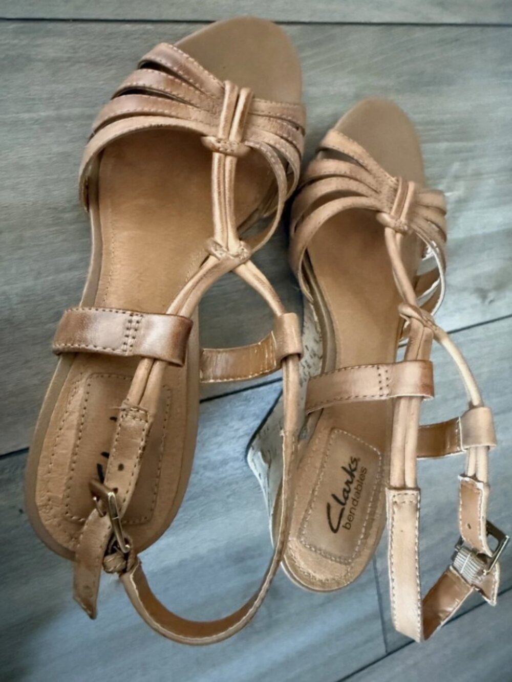 clarks tan womens bendables sandals size 8 medium